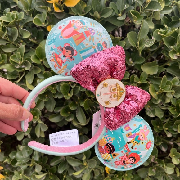 Disney Parks It’s a Small World Minnie Mouse Ears Bow Headband 2025 main image 5